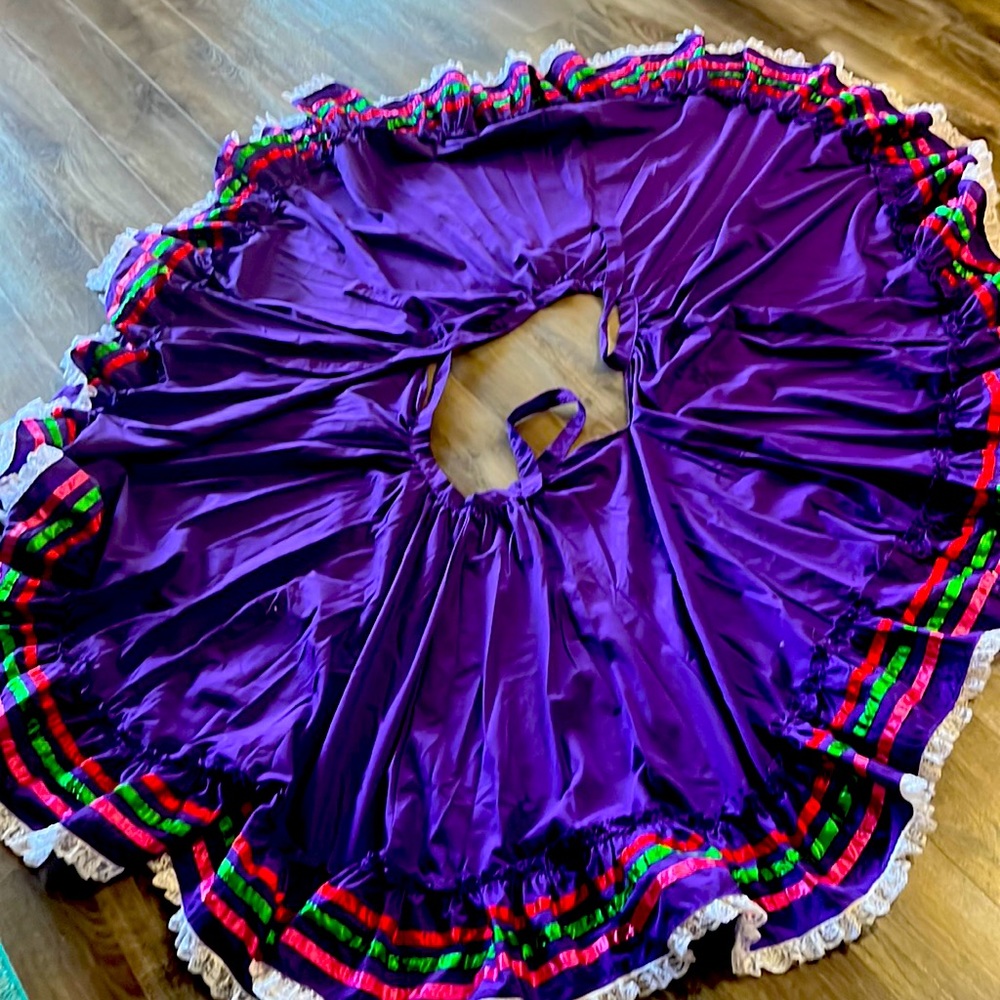 Mexican folklorico skirt